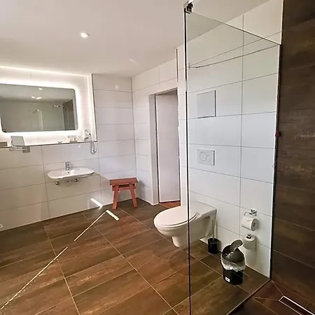 H23 Hotel 3*