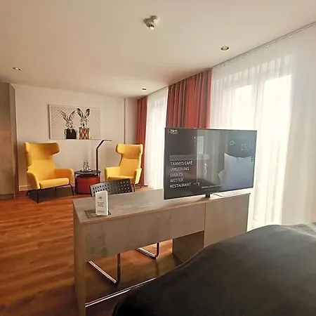 H23 Hotel 3*