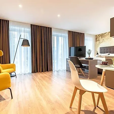 H23 Hotel 3*
