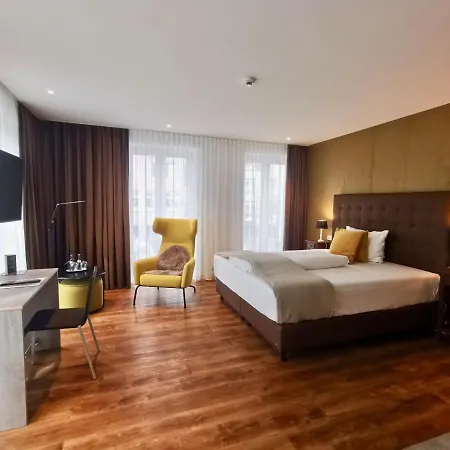 Hotel H23