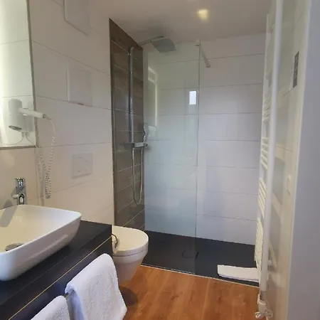 H23 Hotel 3*